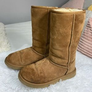 Kids Size 5 UGG’s